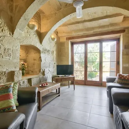 Razzett Cora Victoria