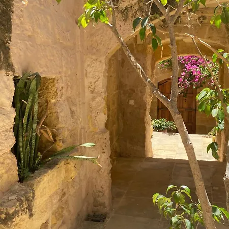 Razzett Cora Villa Victoria