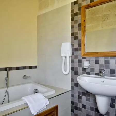 Razzett Cora Villa Victoria