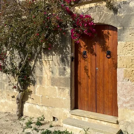 Villa Razzett Cora Victoria