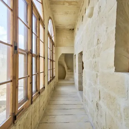 Razzett Cora Villa Victoria