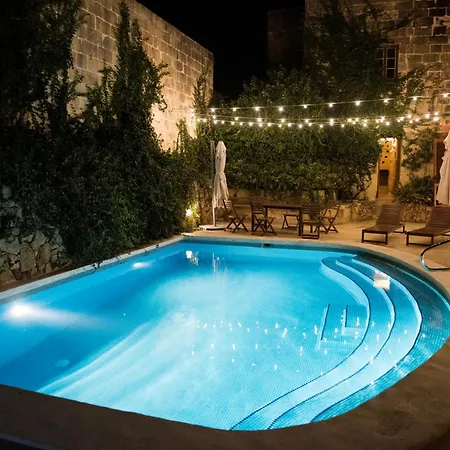 Razzett Cora Villa *