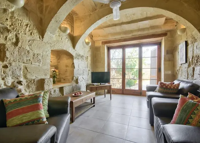 Razzett Cora Victoria