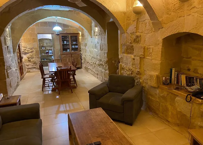 别墅 Razzett Cora 维多利亚